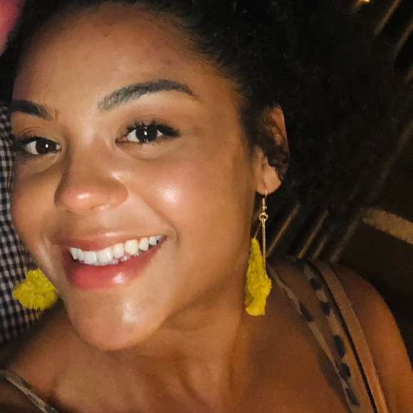 Meet Your Posher, Marissa - Picture 3 of 3